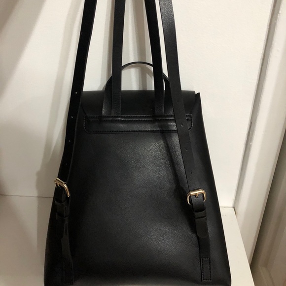 Backpack - Picture 5 of 8